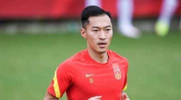 第71分钟，尼尔森主罚小角度任意球直接出了底线。